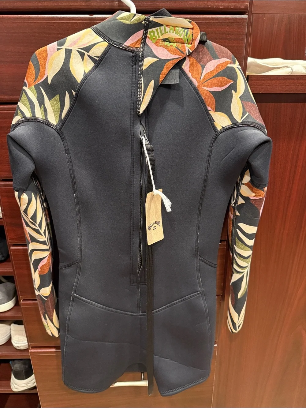 Billabong Black Wetsuit with Multicolor Leaf-Print Sleeves